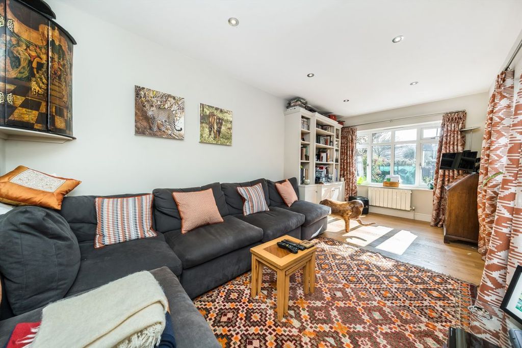 Property photo 3 of 10