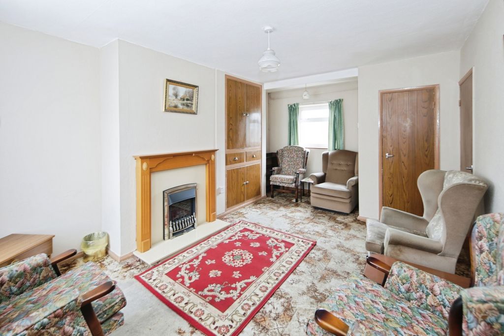 Property photo 3 of 17 Photo