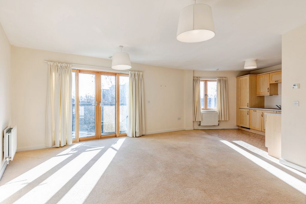 Property photo 3 of 15 Pbox-Img.Jpg