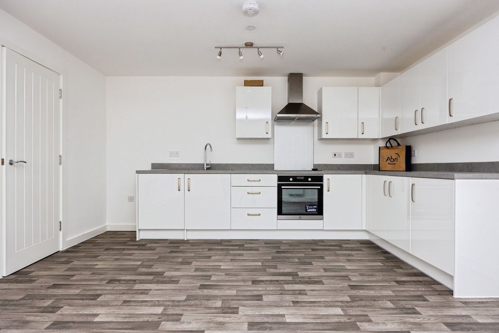 Property photo 2 of 9 Photo