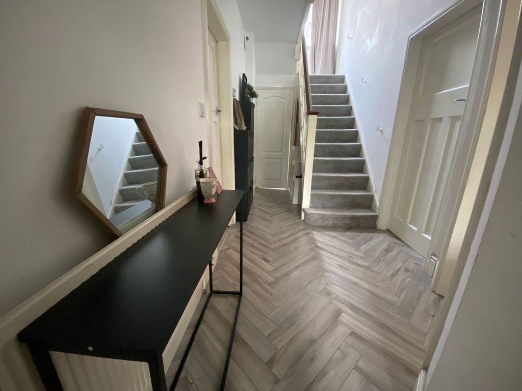 Property photo 3 of 23 Hallway