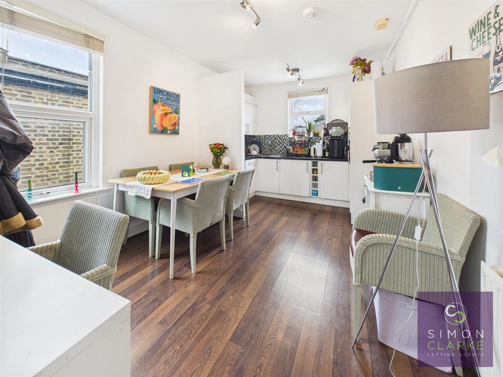 Property photo 2 of 10 Cam05425G0-Pr0108-Still017.Jpg