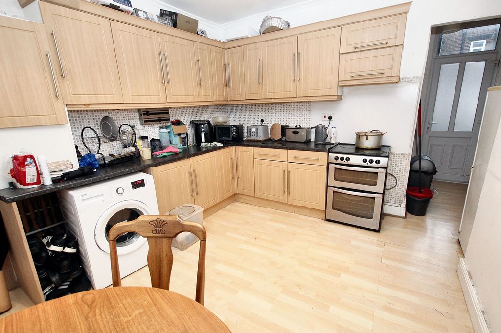 Property photo 3 of 17