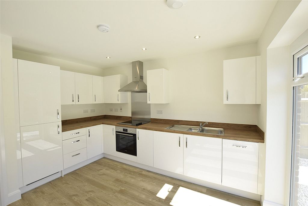 Property photo 2 of 13 Picture No. 20