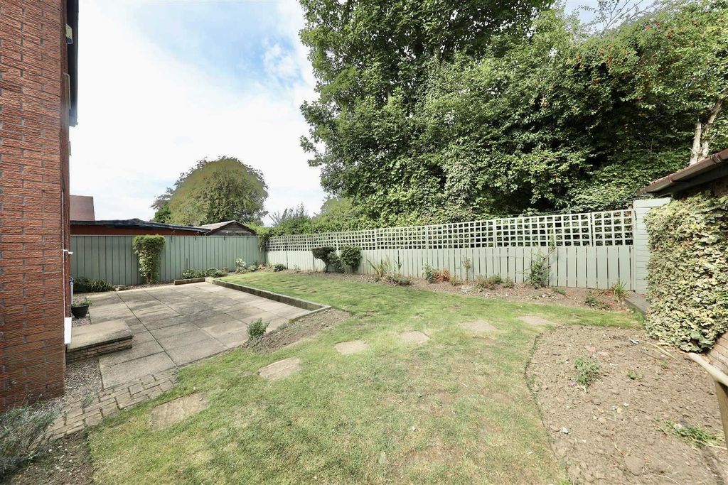 Property photo 3 of 28 Outside
