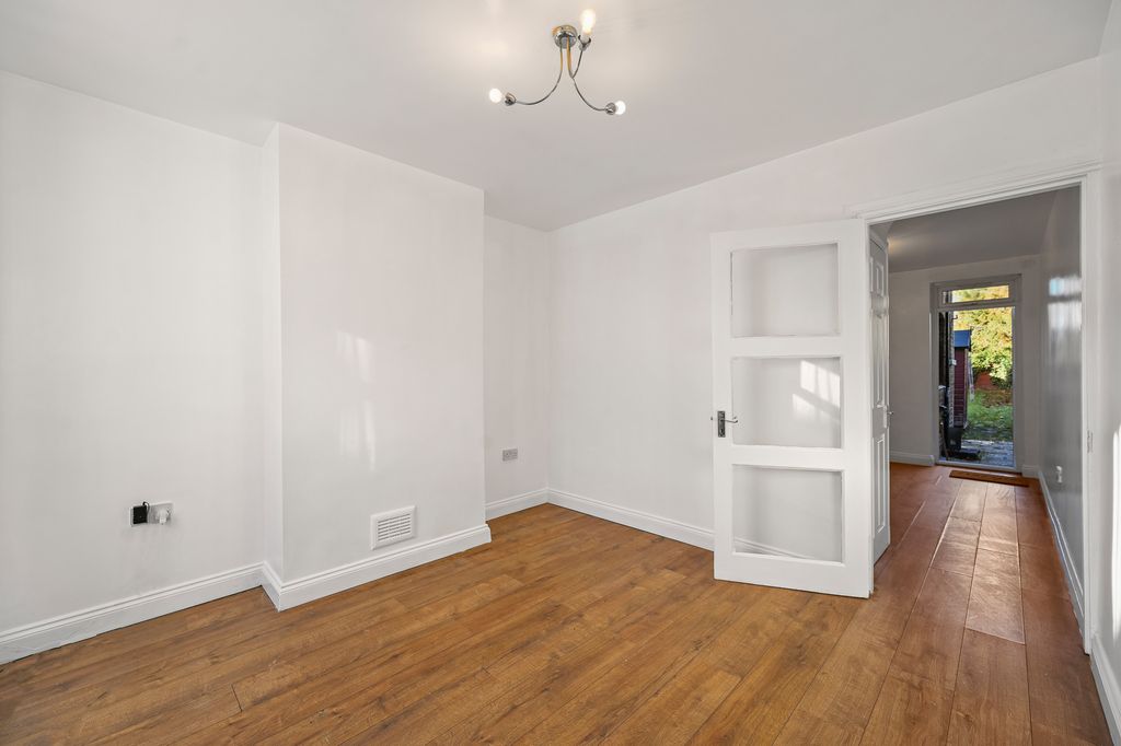 Property photo 2 of 14 Rch D- 76 Byron Road - Receptiond3  1