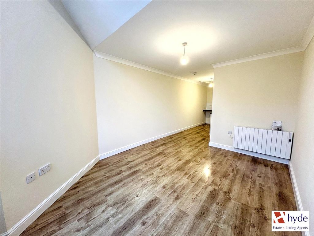 Property photo 3 of 8 Img_4395.Jpg