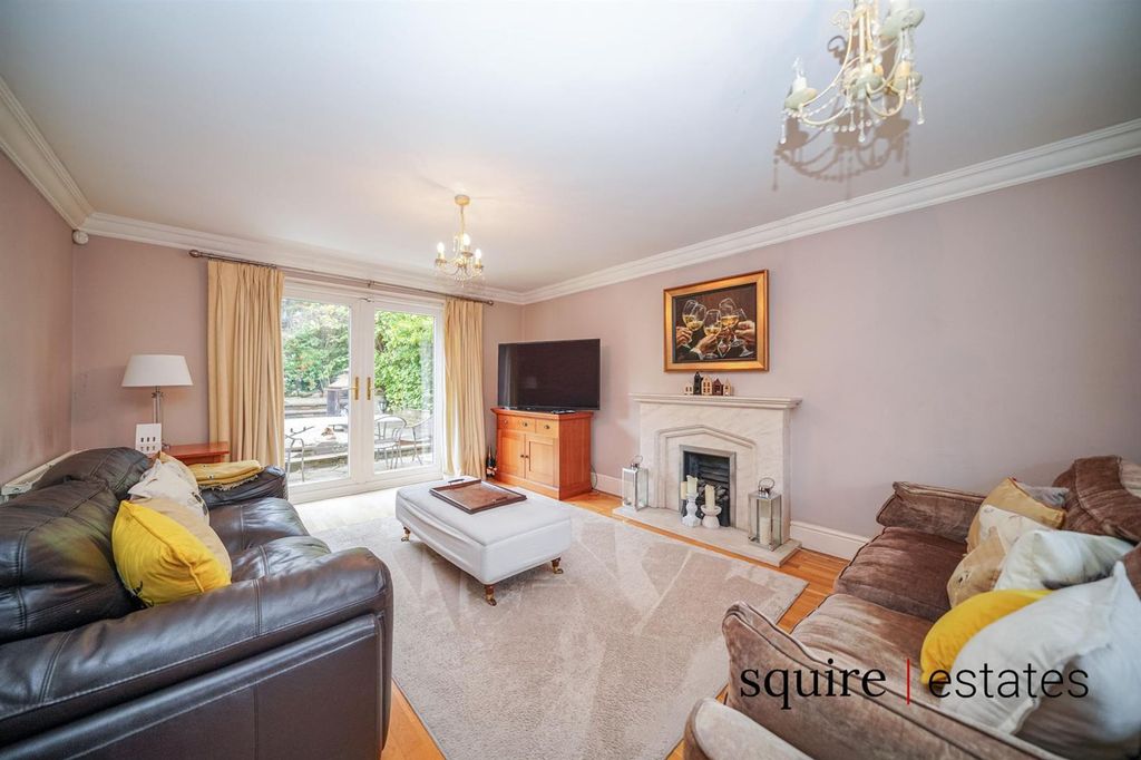 Property photo 2 of 22