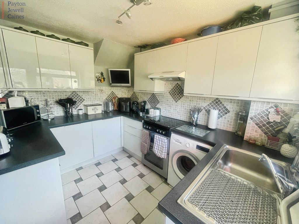 Property photo 2 of 11 Not Specified