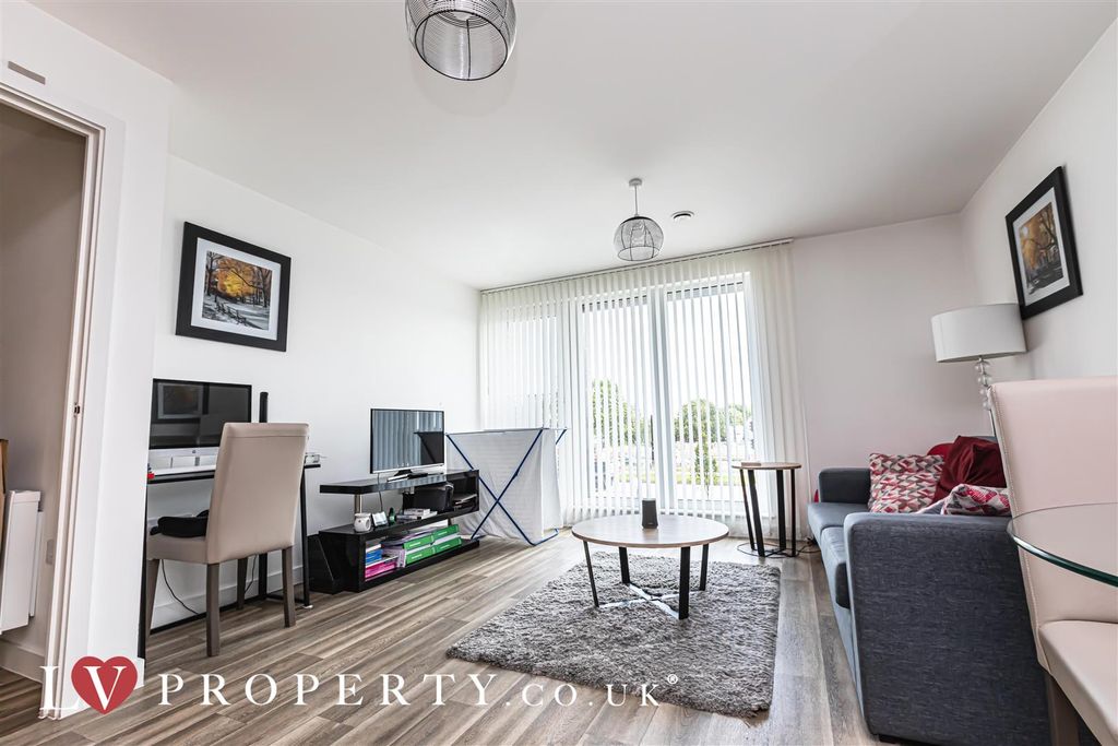 Property photo 3 of 8 S7.Jpg