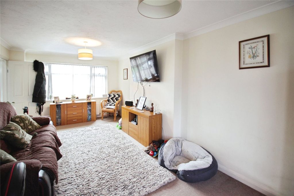 Property photo 2 of 9 Picture No. 12