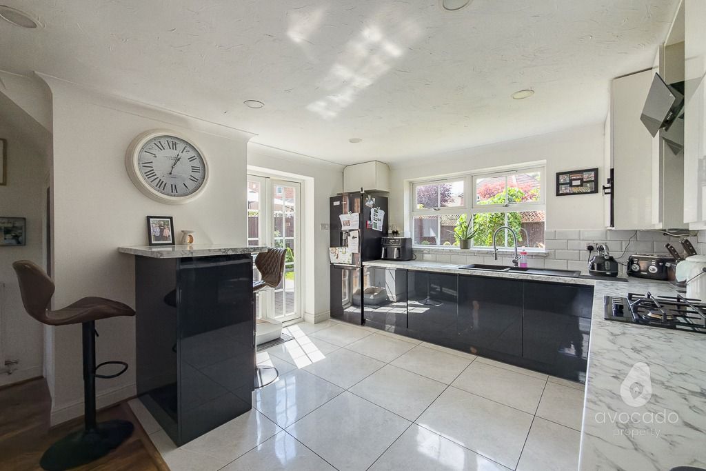 Property photo 3 of 18 5077524