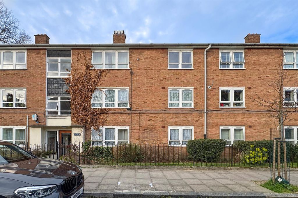Property photo 3 of 9 02 For Sale 2 Bedroom Flat N1 Www.Islingtonpropert