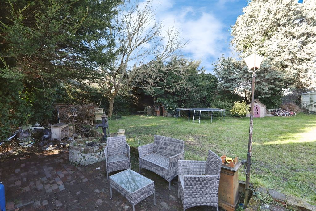 Property photo 3 of 17