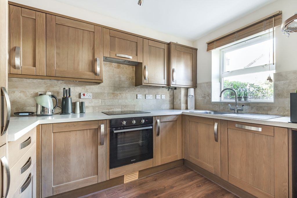 Property photo 3 of 8 667172 (4)