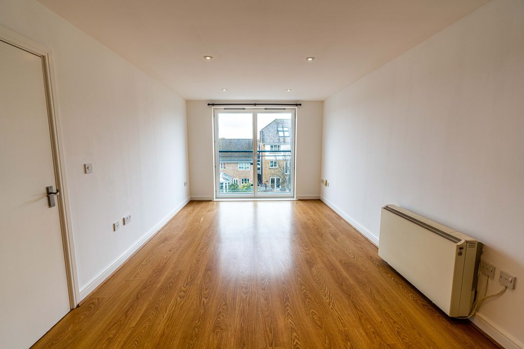 Property photo 2 of 8 Photo