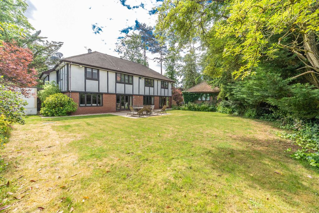 Property photo 2 of 25