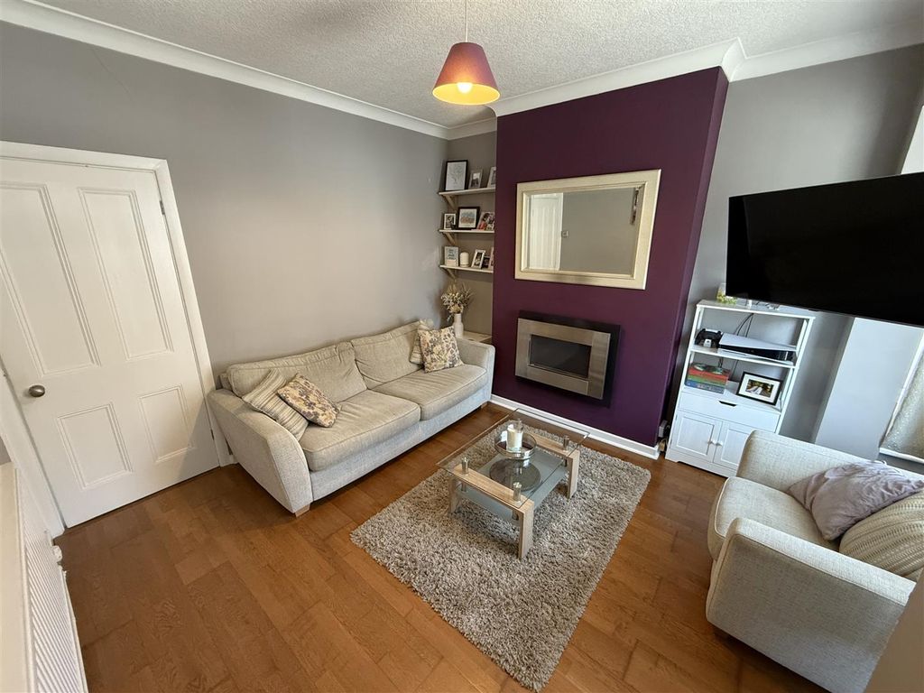 Property photo 3 of 17 Living Room A.Jpg
