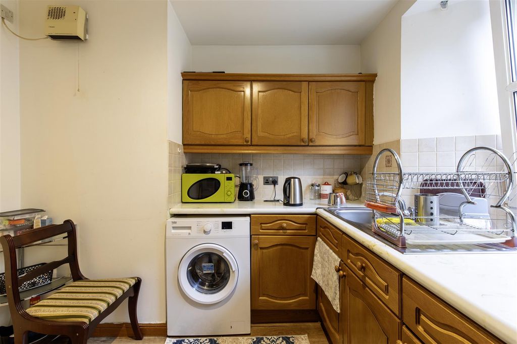 Property photo 2 of 12 28A Kinnoull Street Perth-7.Jpg