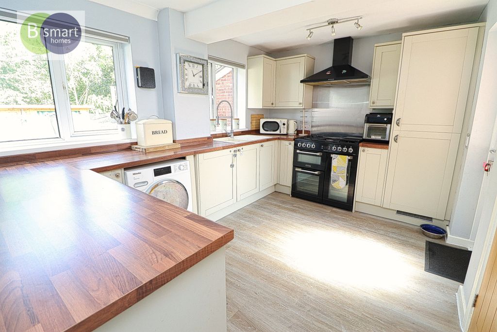 Property photo 3 of 17 Img_4127