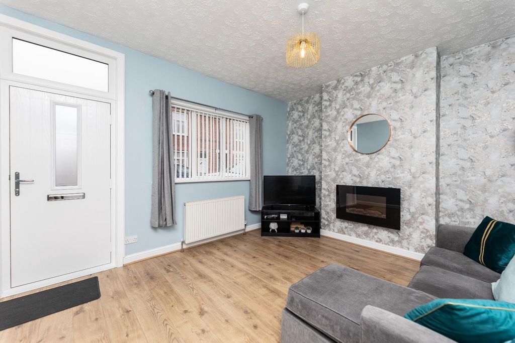 Property photo 3 of 14 5C5A1566.Jpg