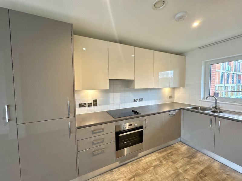 Property photo 1 of 7 Photo 5