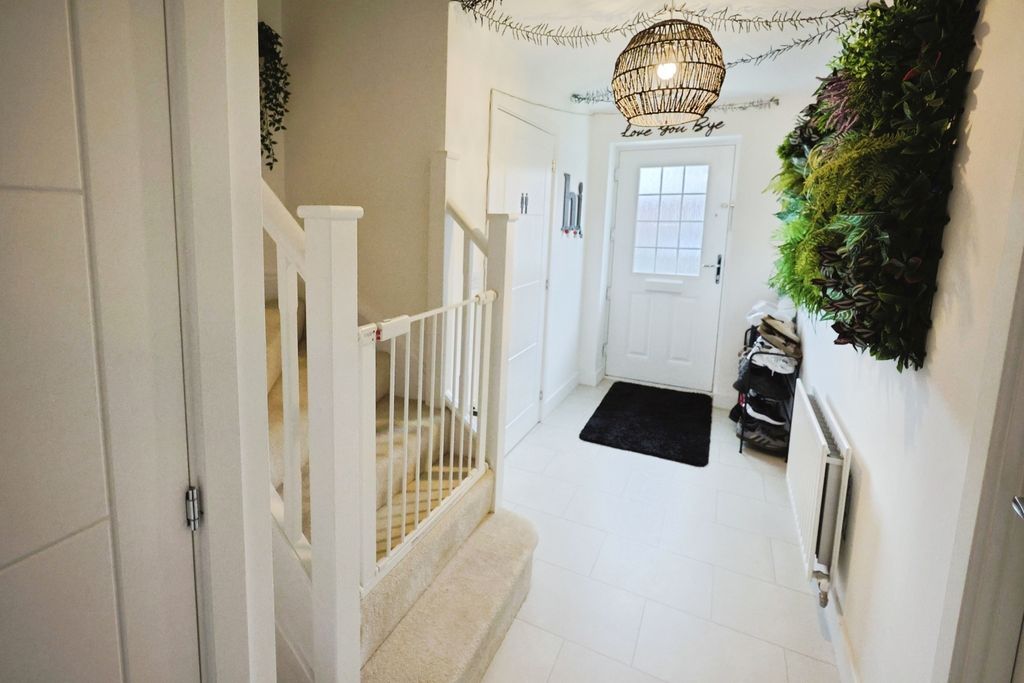 Property photo 2 of 18 Pbox-Img.Jpg