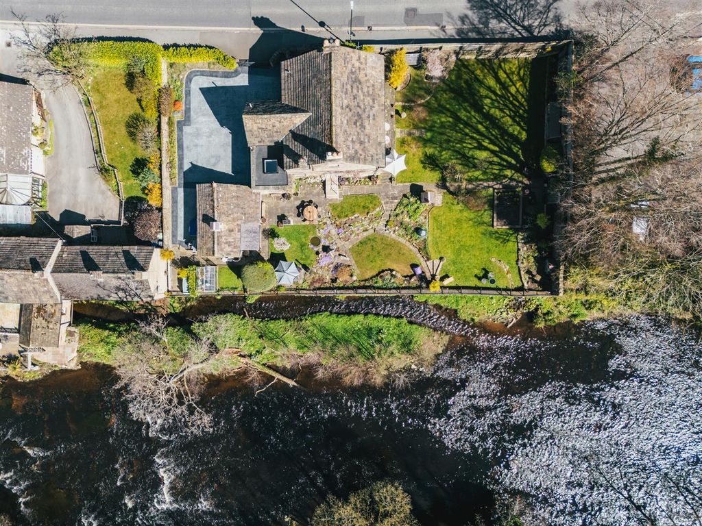 Property photo 3 of 61 Exterior And Gardens