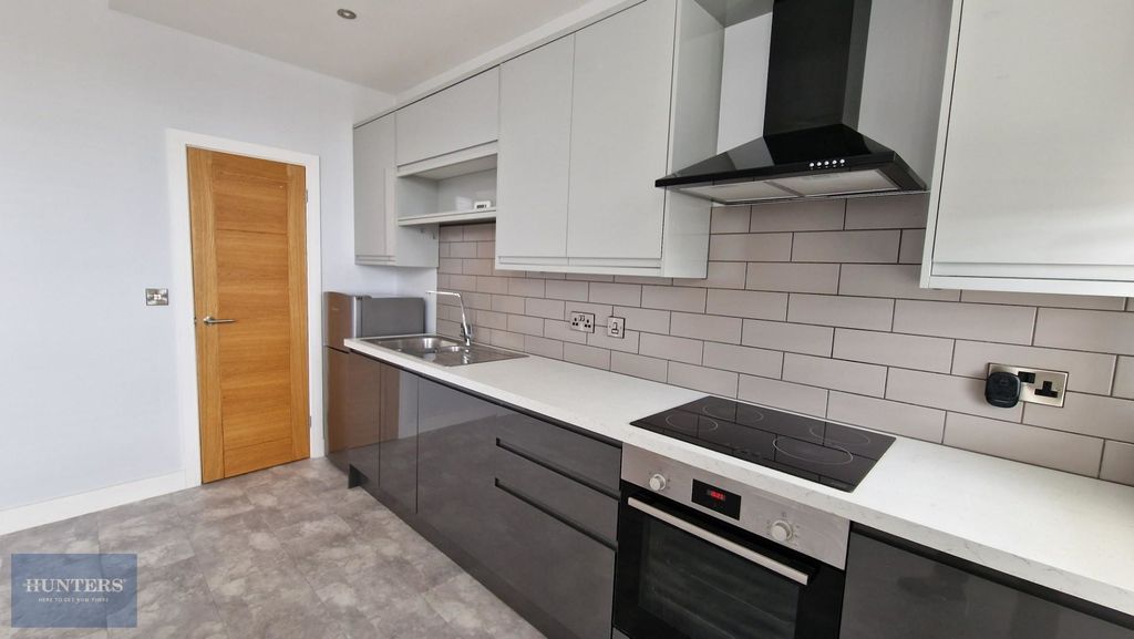 Property photo 2 of 12 Kitchen