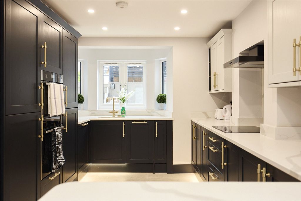 Property photo 3 of 54 Kitchen