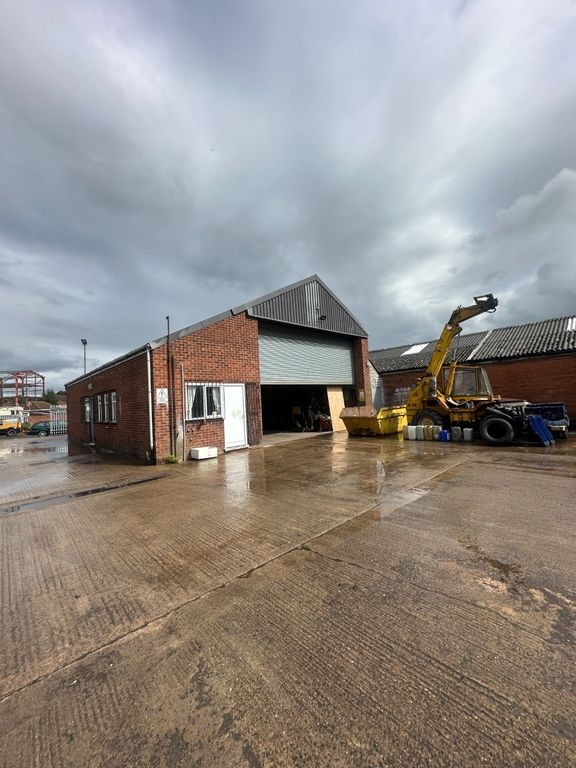 Property photo 2 of 18 4596691