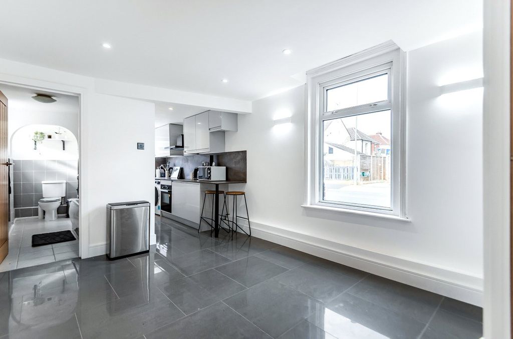 Property photo 3 of 10 Picture No. 02