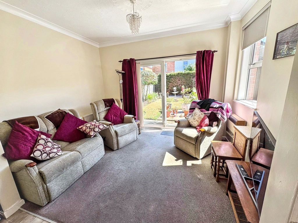 Property photo 3 of 28 Photo 8