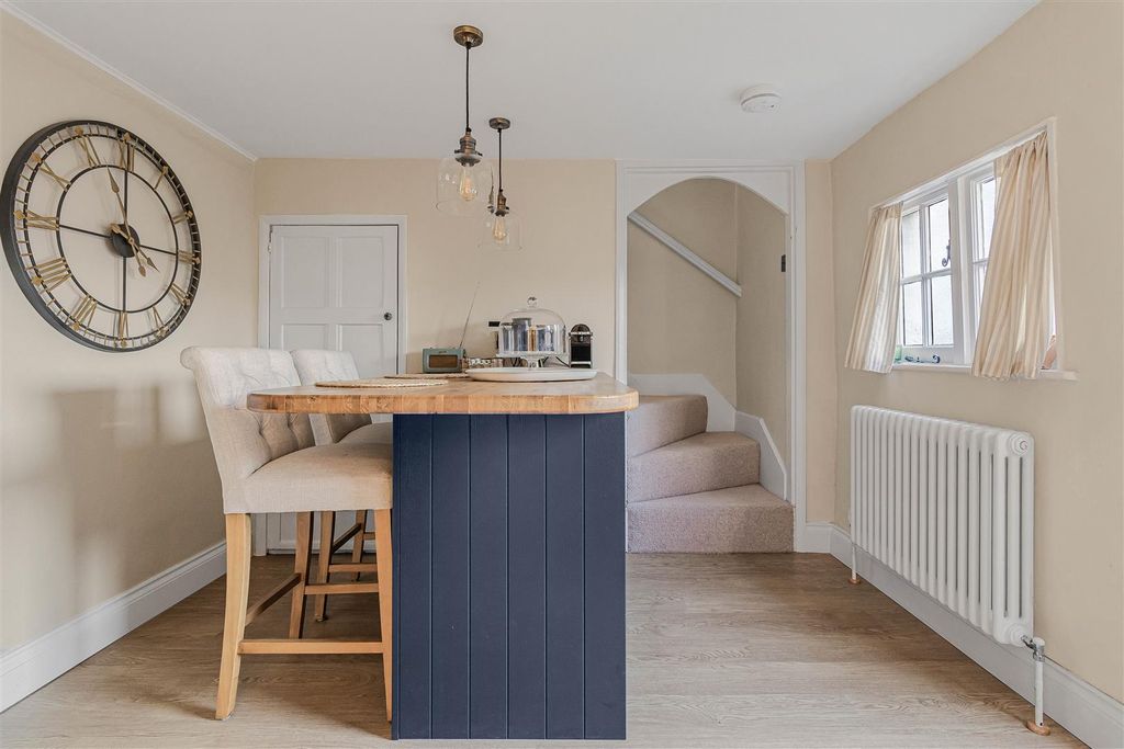 Property photo 3 of 20 15_70614.Jpg