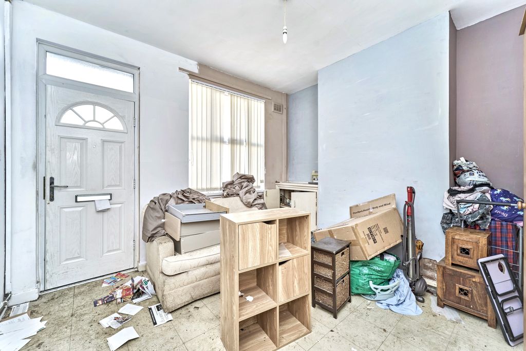 Property photo 3 of 18 33 Forrester Street, Walsall, West Midlands Ws2 9Pl