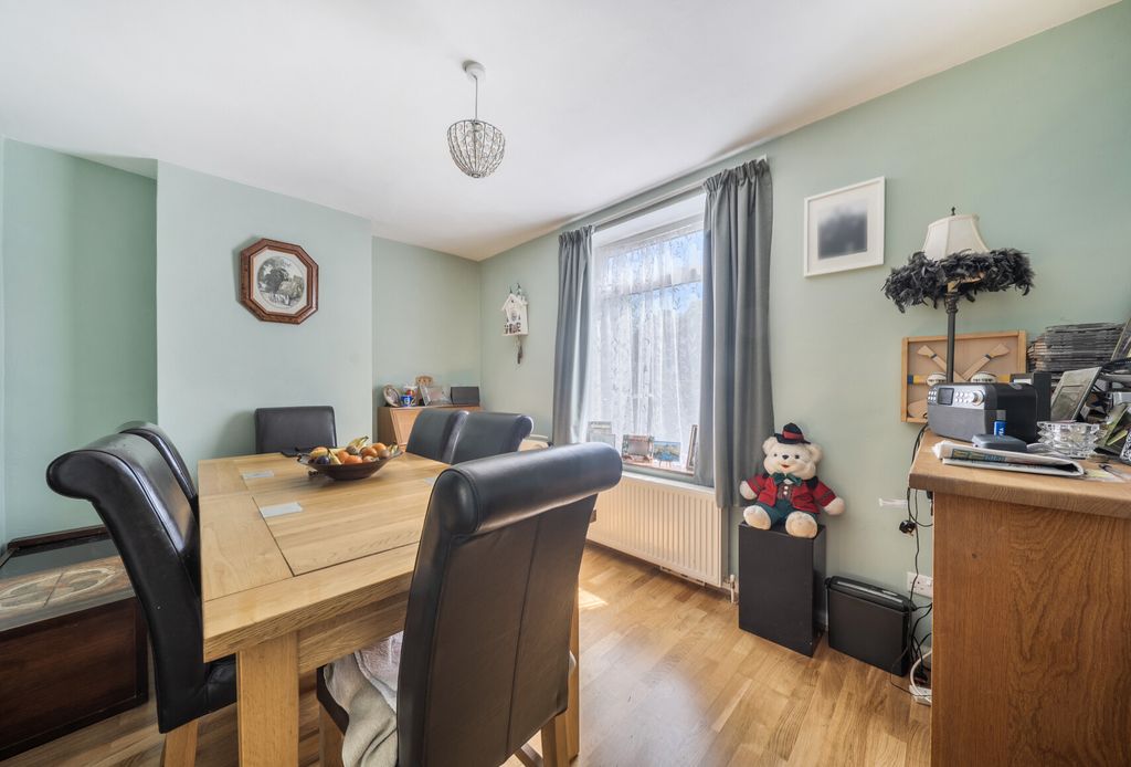 Property photo 3 of 21 1451797-7-69F1F6F...