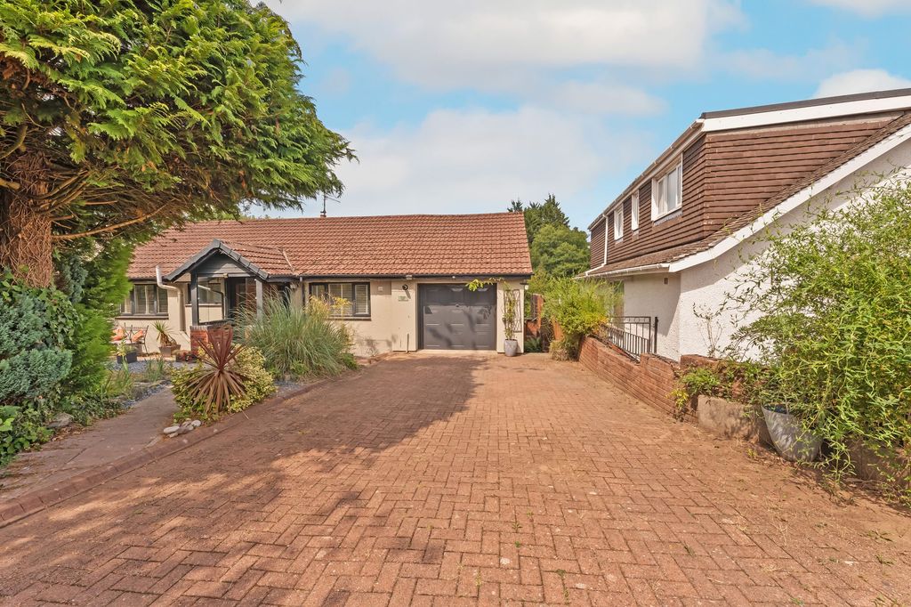 Property photo 1 of 44