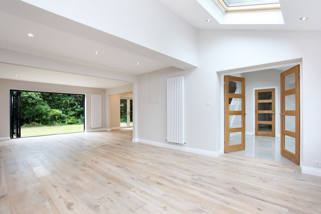 Property photo 1 of 32