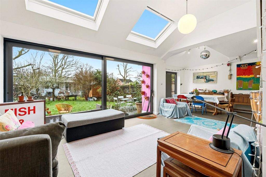 Property photo 3 of 12 Picture No. 14