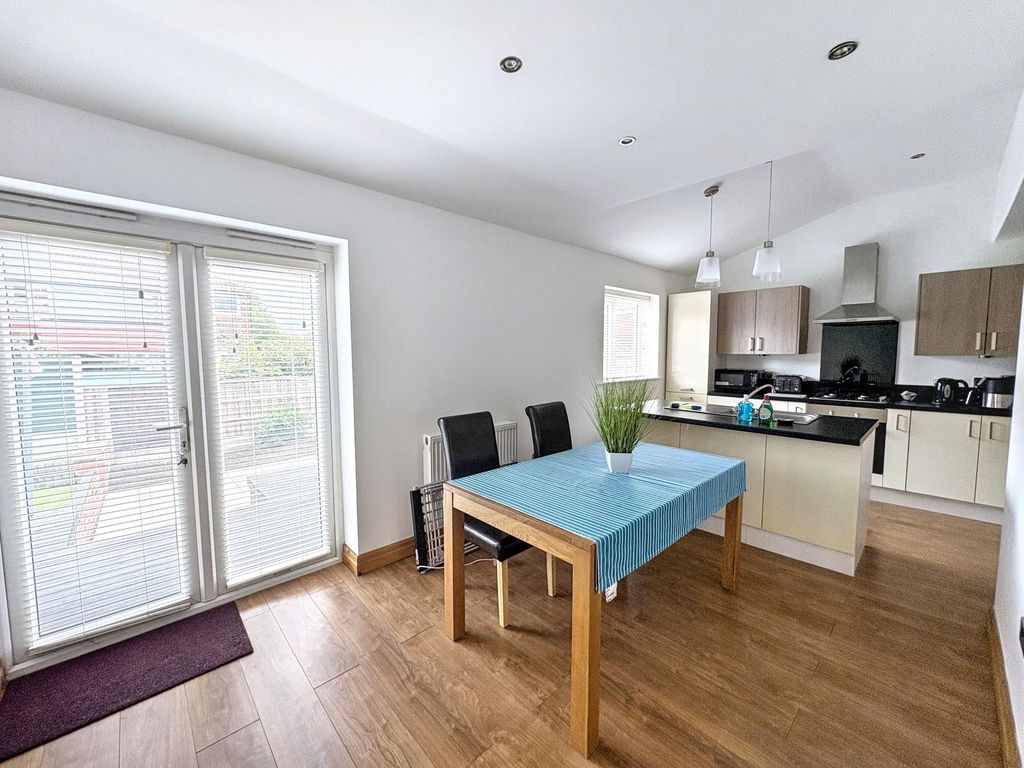 Property photo 2 of 26