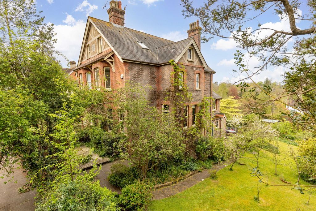 Property photo 1 of 25