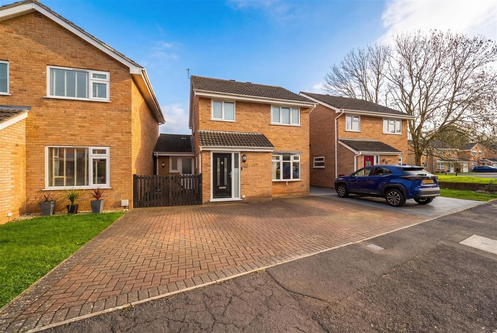 Property photo 1 of 28 Front