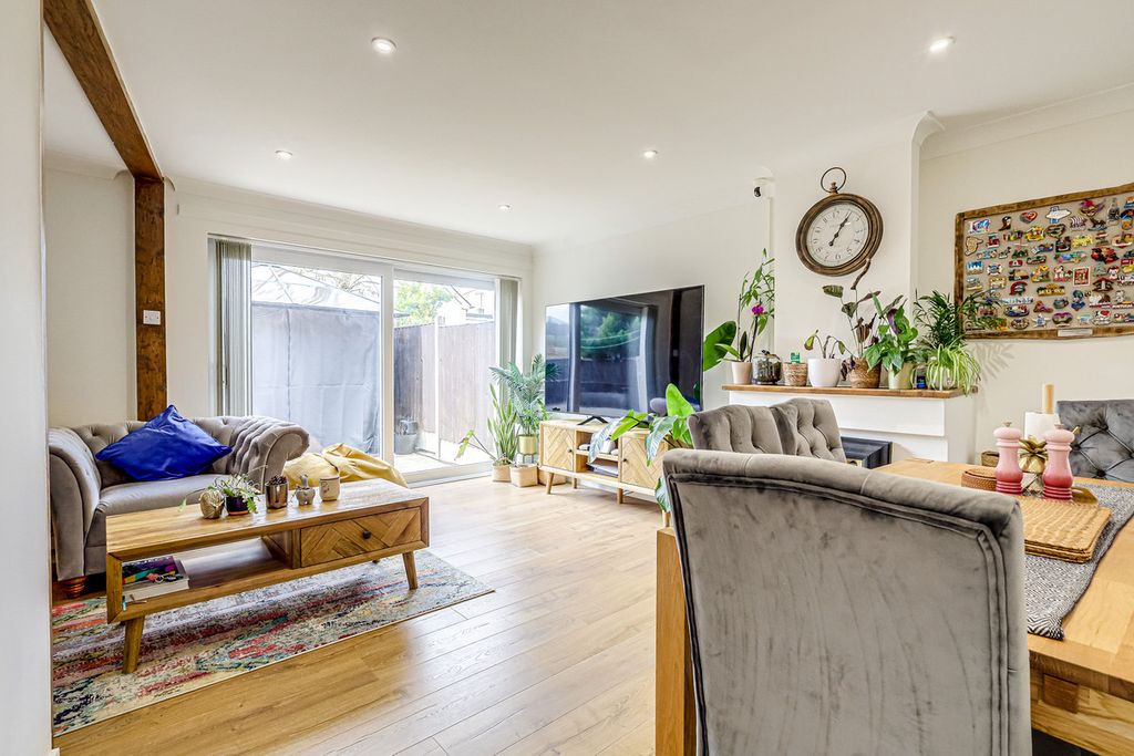 Property photo 3 of 21