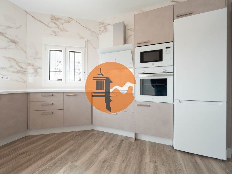 Property photo 3 of 58