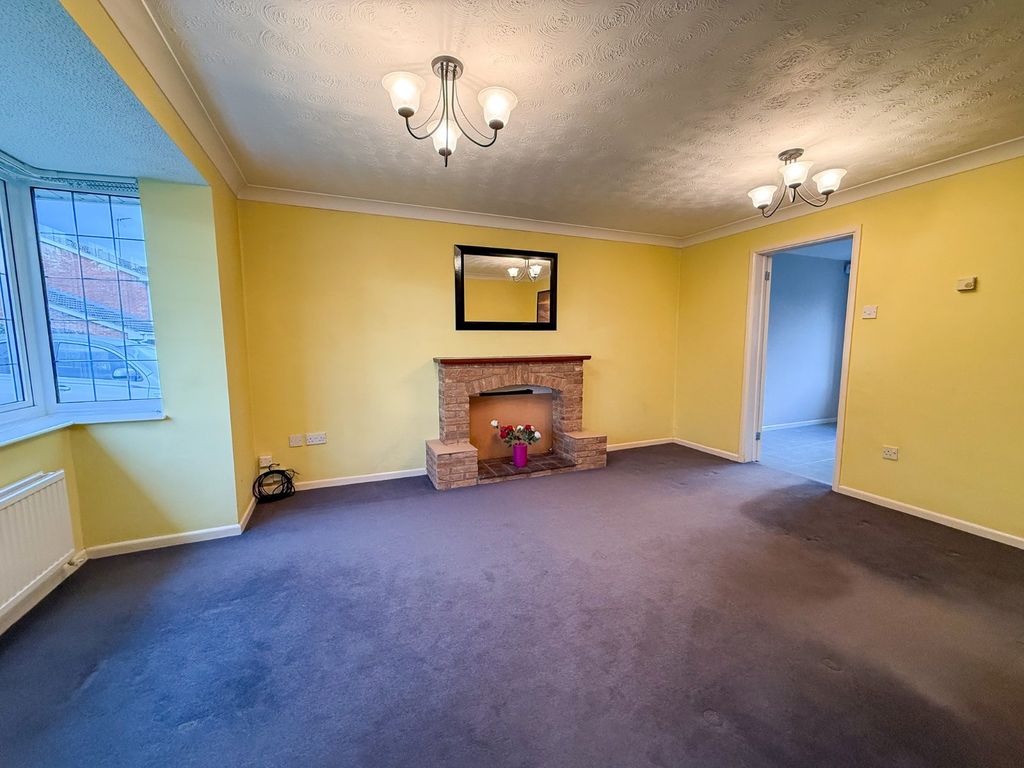 Property photo 2 of 16 Living Room