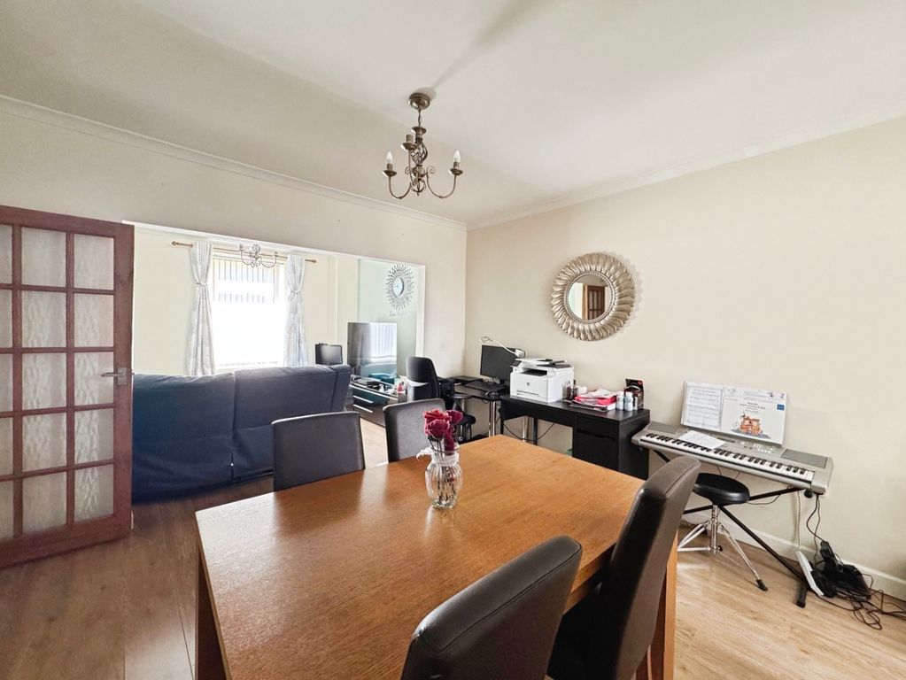 Property photo 3 of 17 5119565