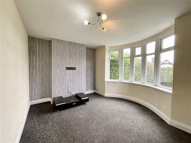 Property photo 2 of 13 Lounge