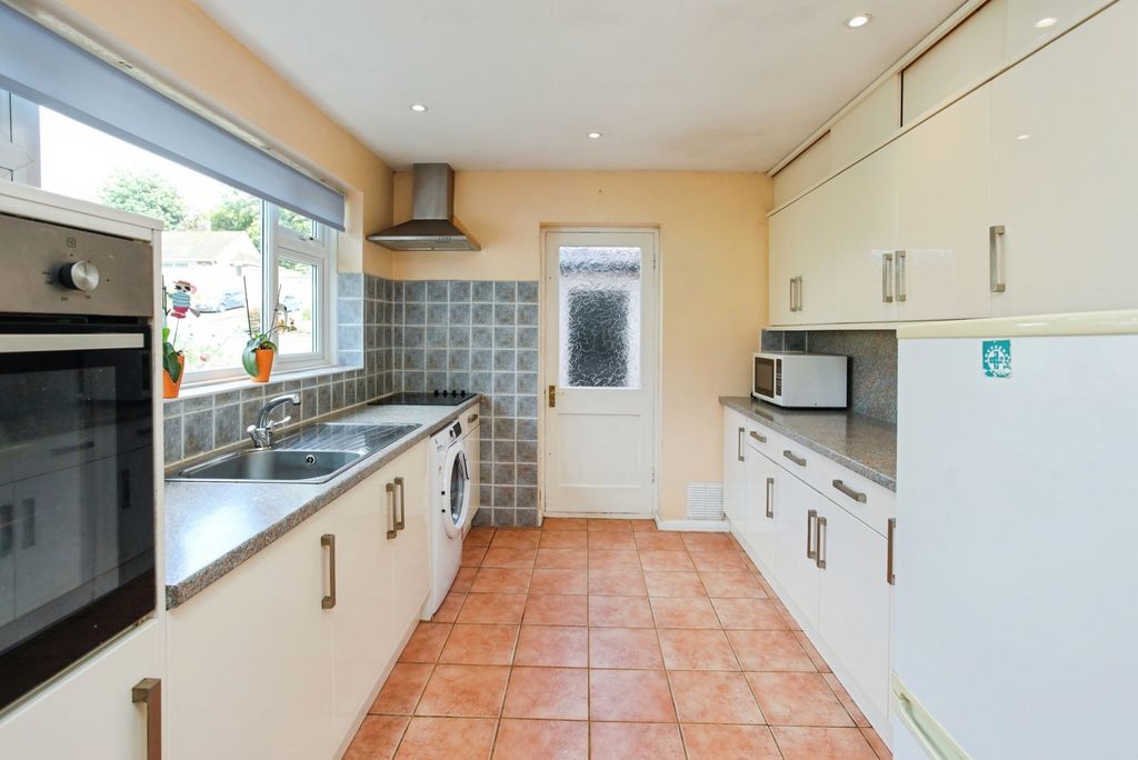 Property photo 2 of 12 Photo