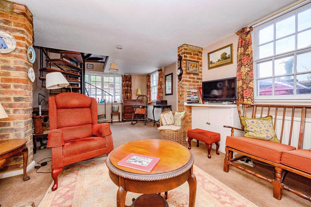 Property photo 1 of 27