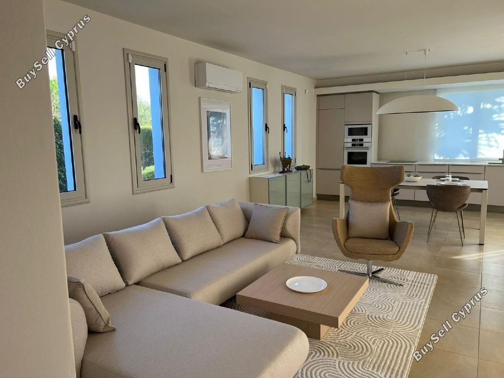 Property photo 3 of 31